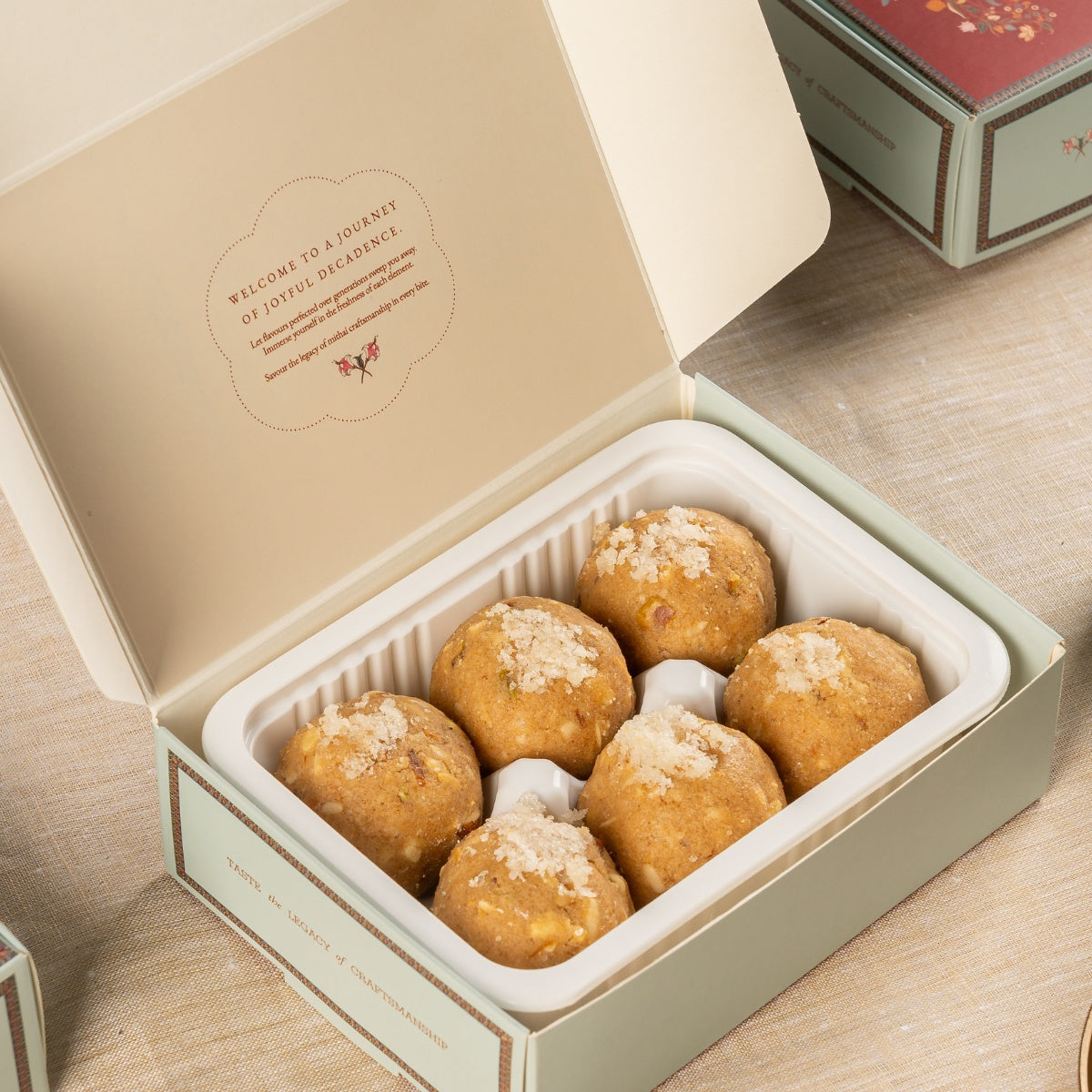 Gond Laddu